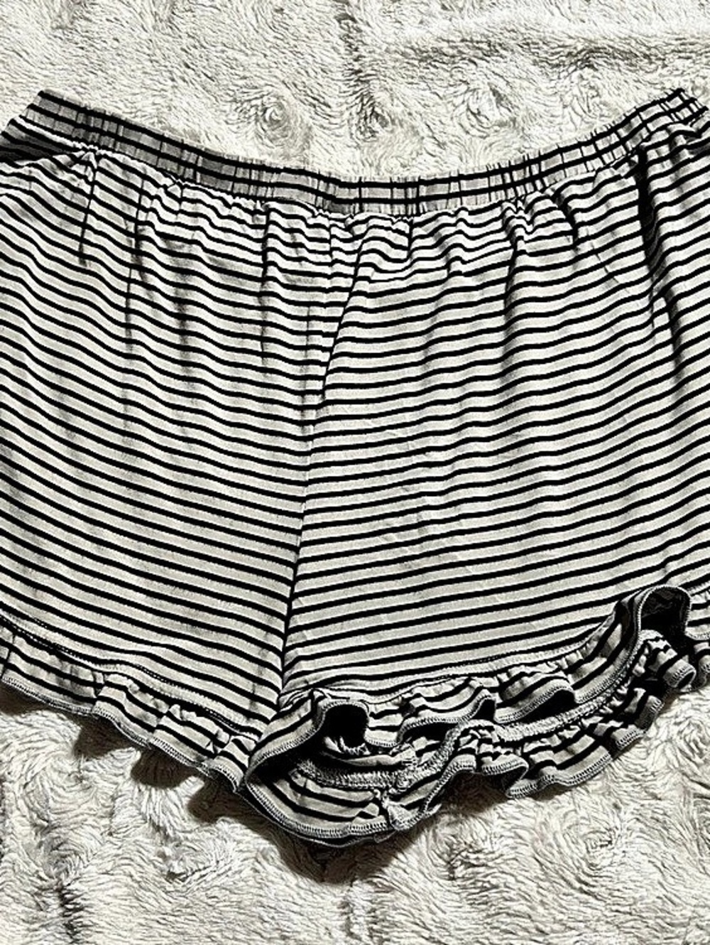 American Eagle Striped Ruffle High-Waist Shorts Large